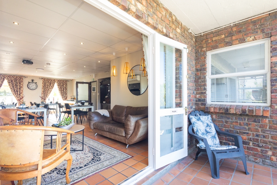 10 Bedroom Property for Sale in Plattekloof Western Cape